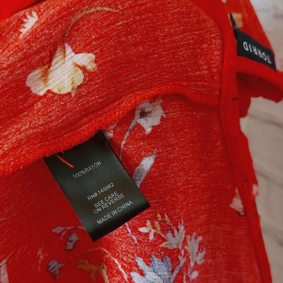 Abbey Floral Torrid Crinkle Gauze Button Back Red Blouse 18 20 2X - Picture 7 of 7